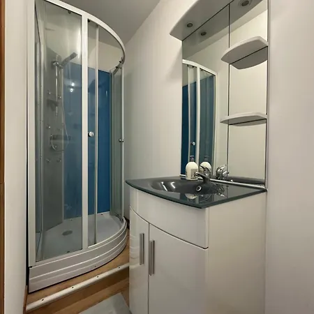 Les Bains Apartment *
