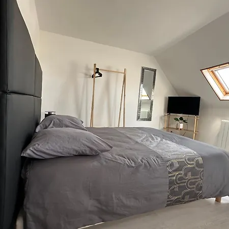 Les Bains Apartment
